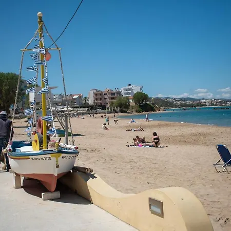 Eva's Residence, Family *