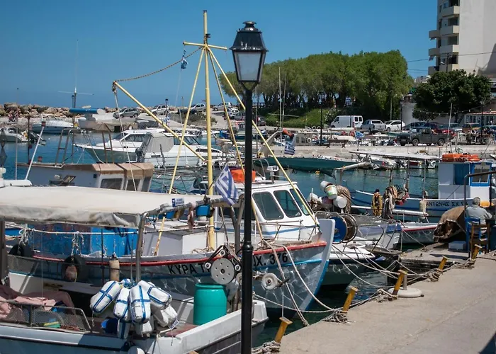 Eva's Residence, Family