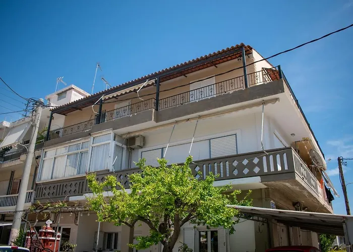 Eva's Residence, Family