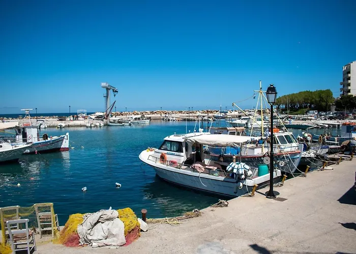 Eva's Residence, Family