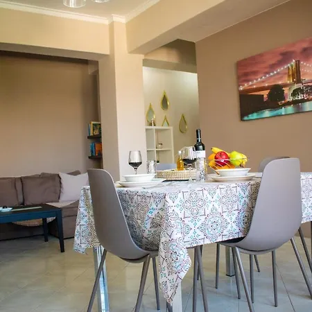 Eva's Residence, Family شقة