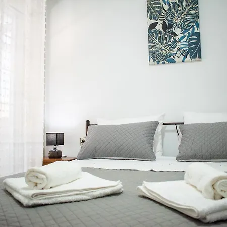 Eva's Residence, Family