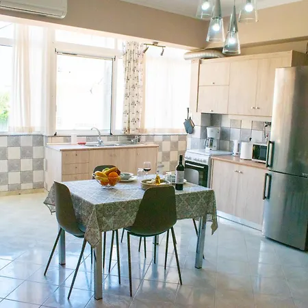 Eva's Residence, Family Daire *