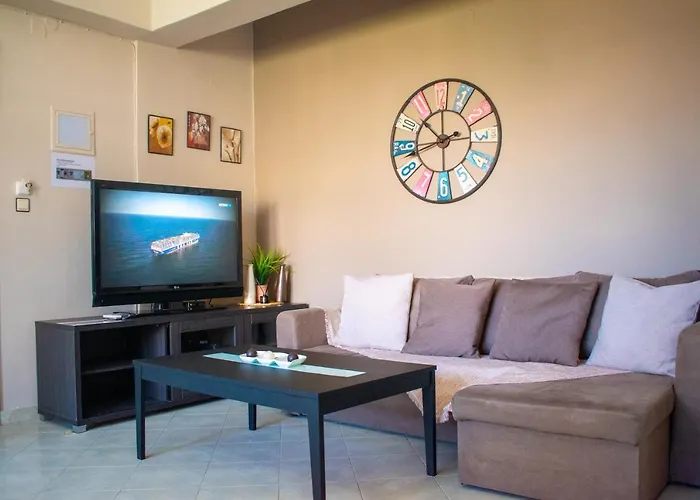 Daire Eva's Residence, Family *